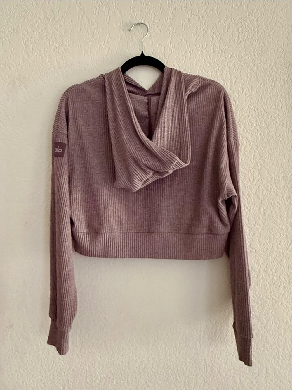 ALO Yoga Muse Ribbed Cropped Hoodie - Dusty Mauve / Lavender